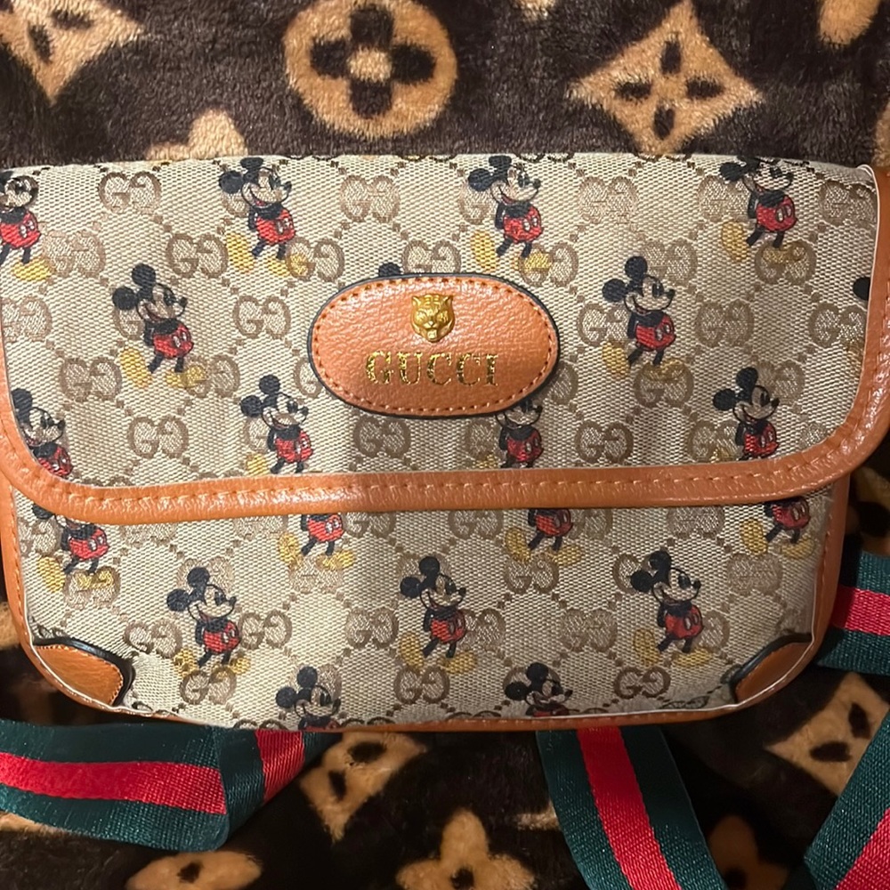 Crossbody bag